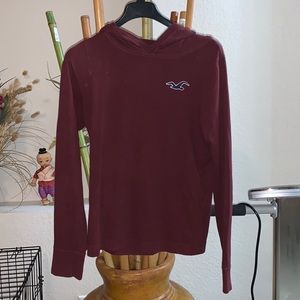 Hollister men’s longsleeve pull over Shirt.